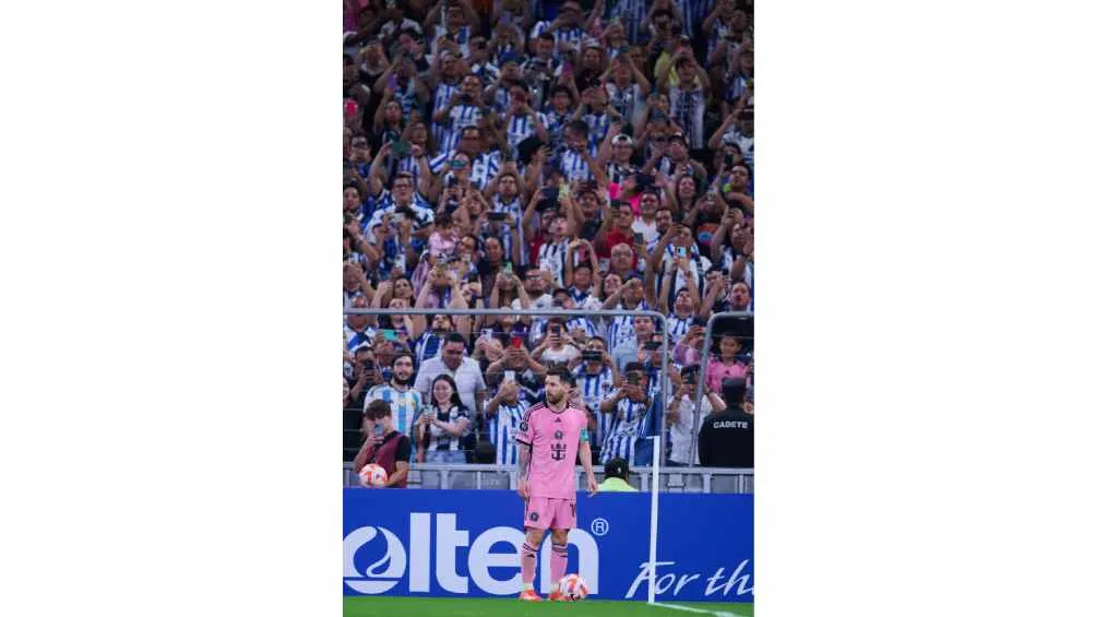 Los aficionados abuchearon al argentino