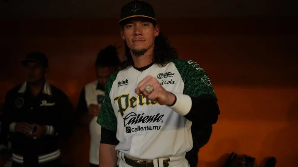 Pericos presumen su anillo de Campeón