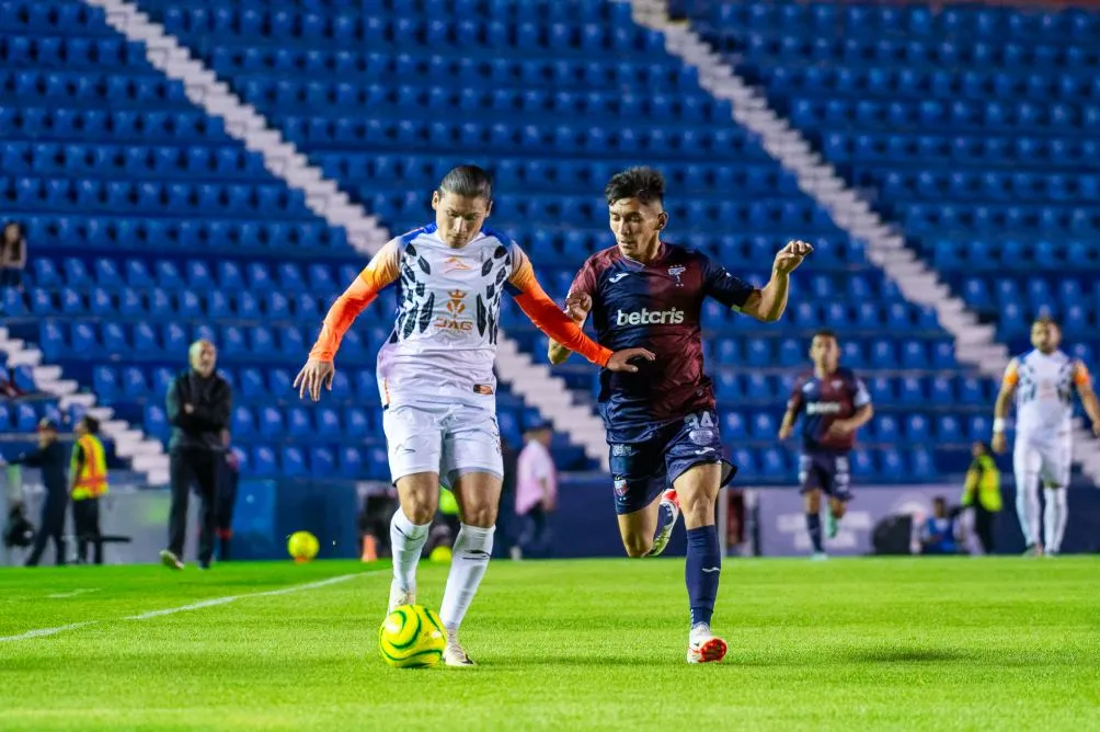 Jesús Salas y Edgar Jiménez, durante el partido