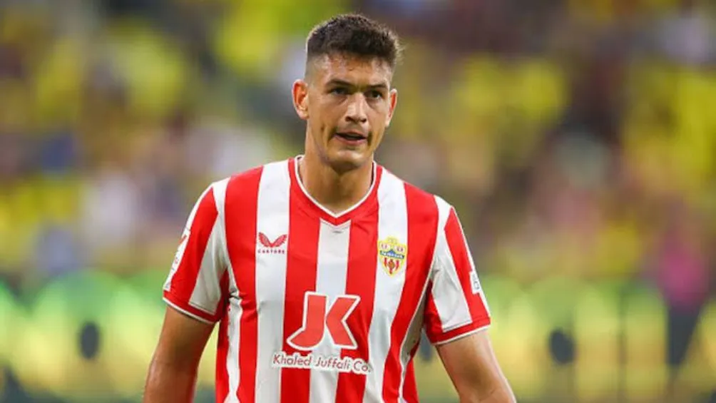 X: @statiskicks César Montes volvió a quedarse en el banquillo