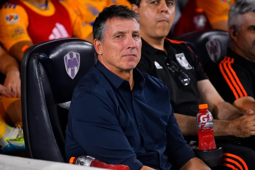 El estratega desde el banquillo