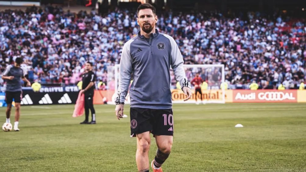 Messi calentando en Arrowhead