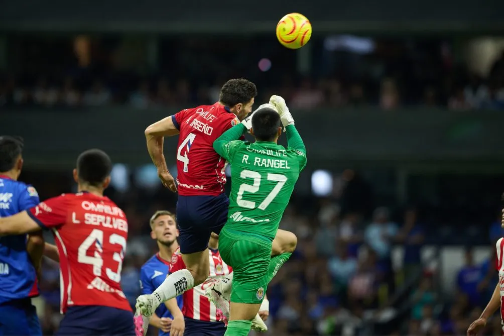 Briseño en partido contra Cruz Azul