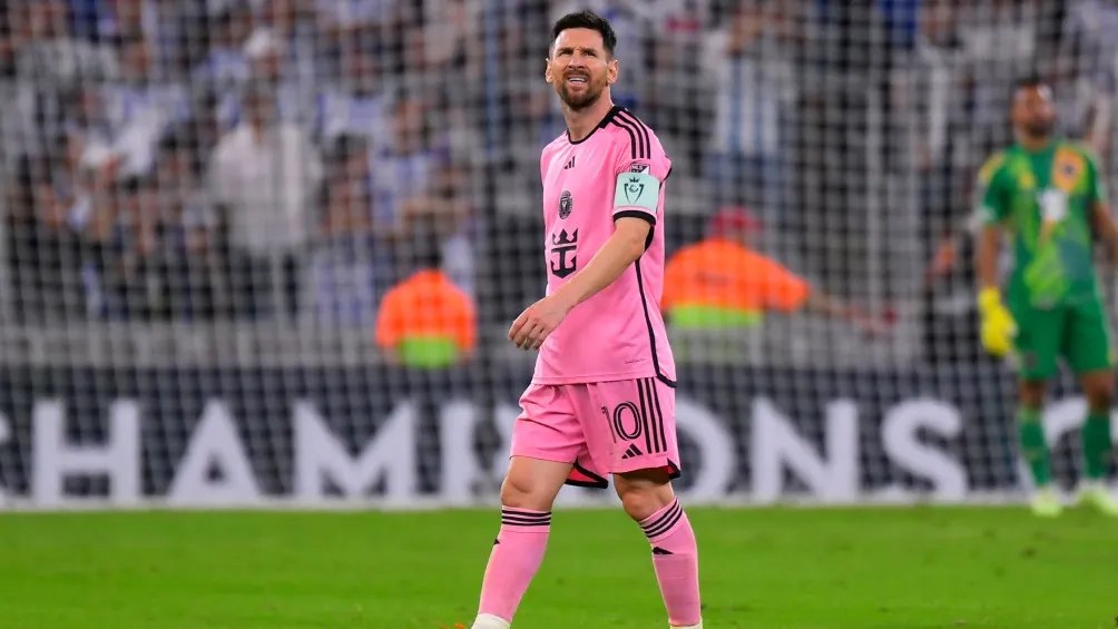 Mesi fue abucheado por más de 50 mil espectadores