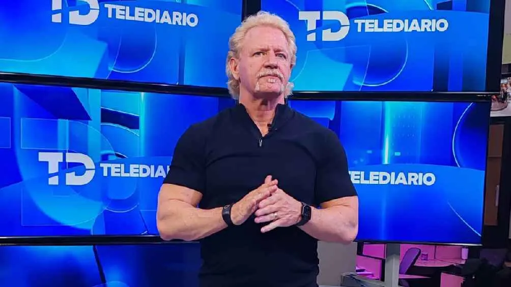 La leyenda Jeff Jarrett amenaza nuevamente con despreciar a la afición mexicana.
