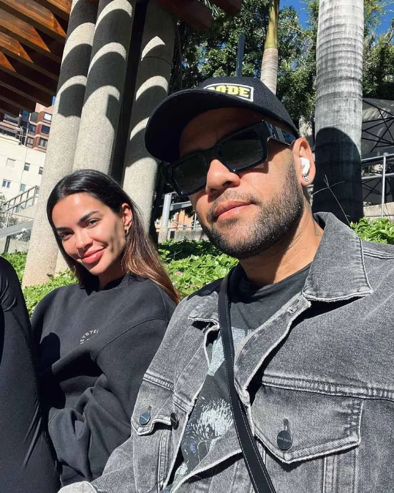 INSTAGRMA: @danialves Dani Alves y Joana en diciembre de 2022