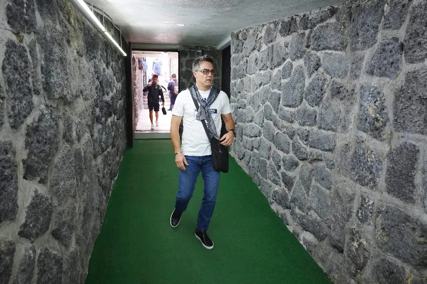 Tato Noriega previo a un partido de Rayados