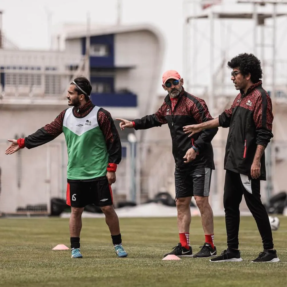 Jémez dando indicaciones