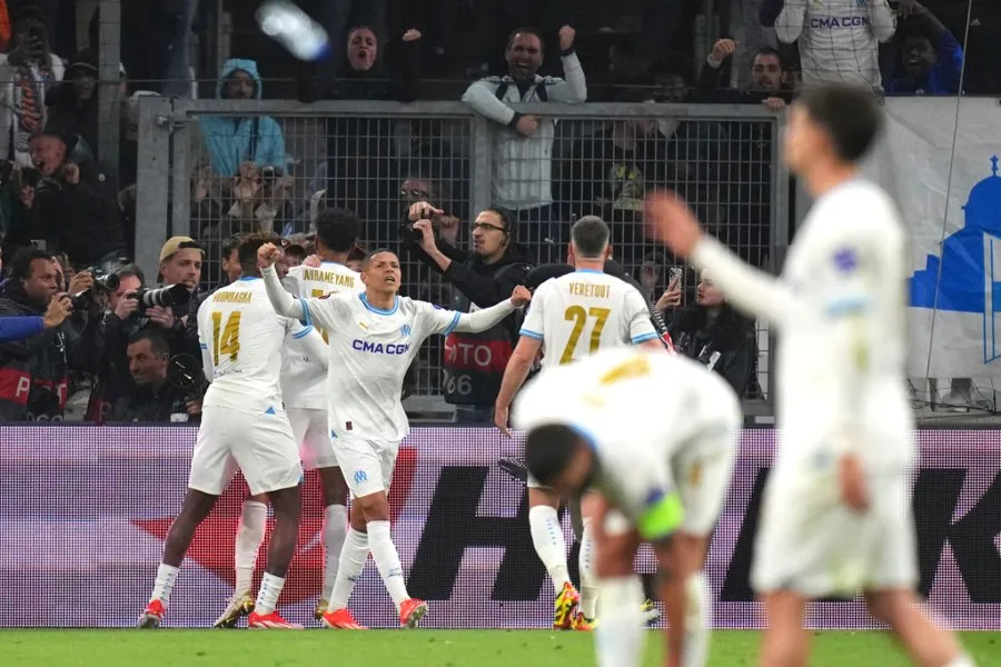 Faris Moumbagna empató el global en el 78'