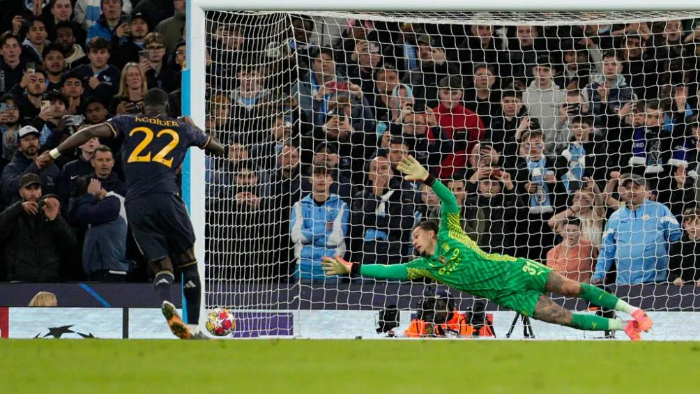 Penal con el que avanza el Real Madrid