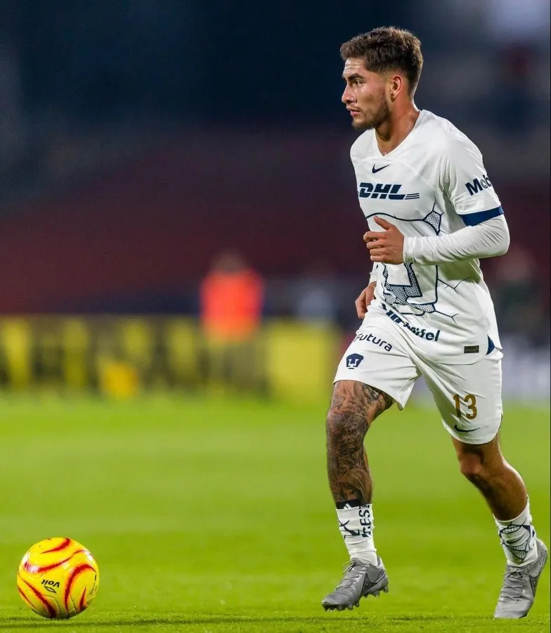 Pablo Monroy con Pumas