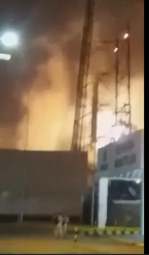 X: @e_consulta Personal de la refinería llamó a emergencias.