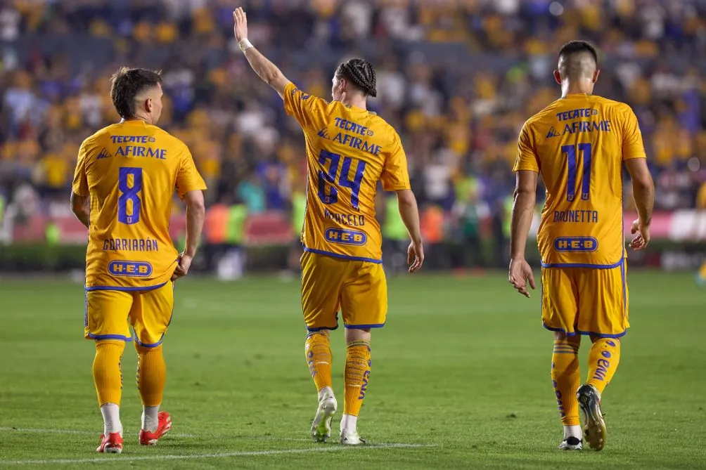 Marcelo Flores hizo un hat-trick en casa