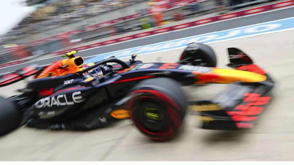 Checo sigue con buen paso