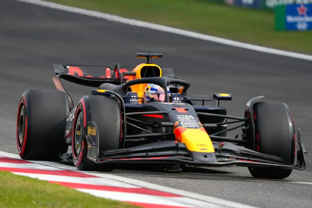 Verstappen durante la qualy en Shanghái