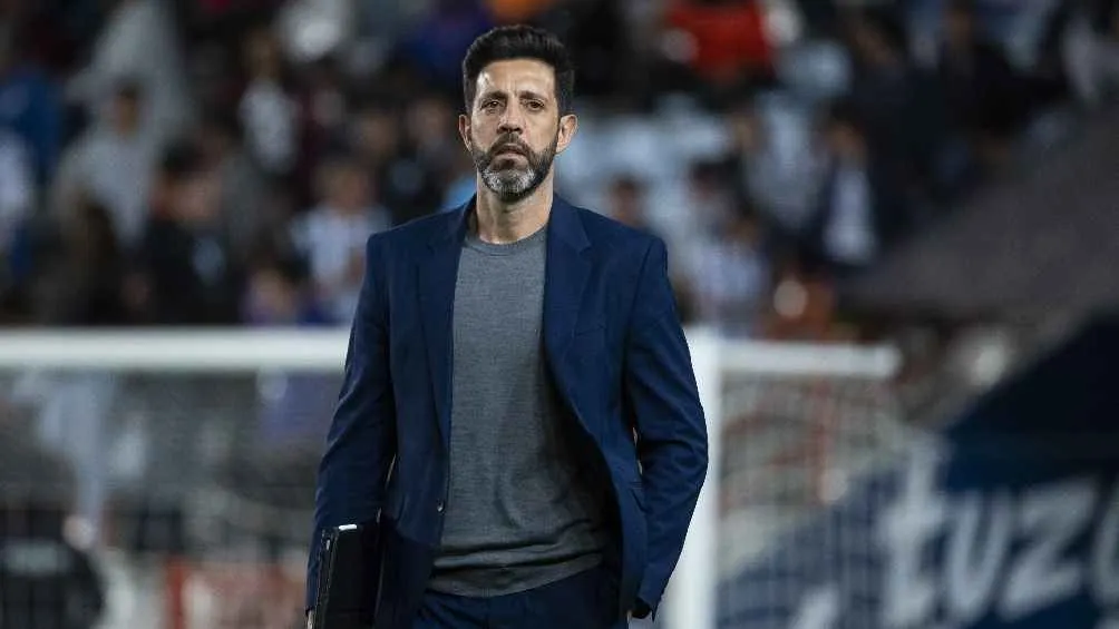 Aún no quiere dejar a León