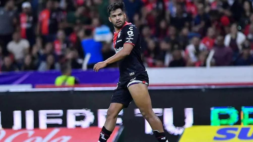 Adelantó a los rojinegros