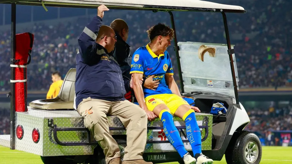 Igor Lichnovsky tras la dura entrada