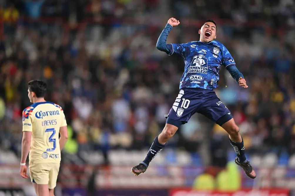 Sánchez en celebración con Pachuca