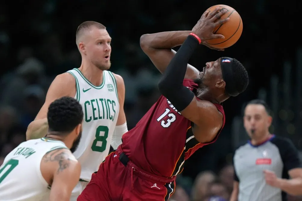 AP Bam Adebayo fue el máximo anotador del Heat