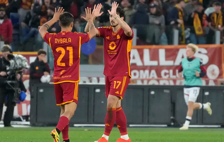 AP Sardar Azmoun festeja tras anotar ante Bologna