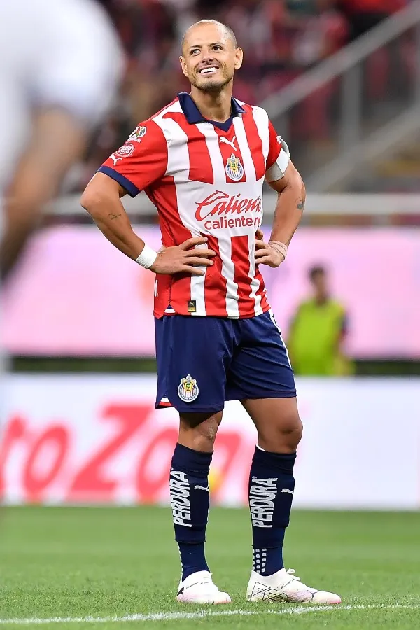 MEXSPORT Javier Hernández con Chivas