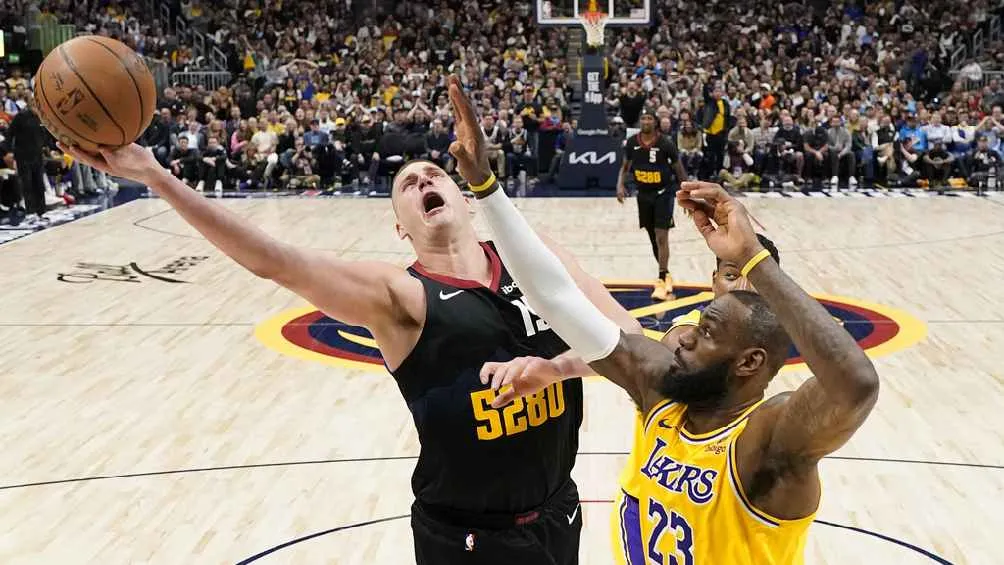 Jokic consiguió un triple doble