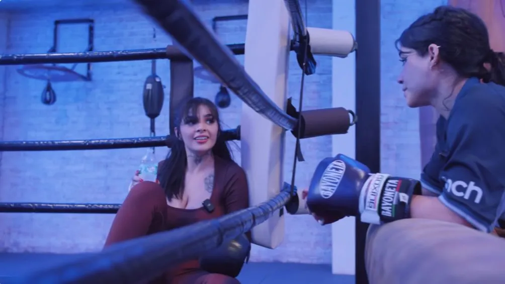 Ruiz con Alana Flores