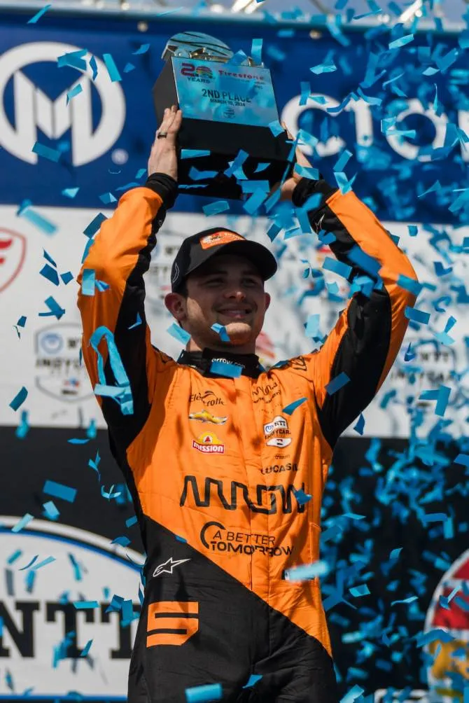 Pato en el podio en St. Petersburgo