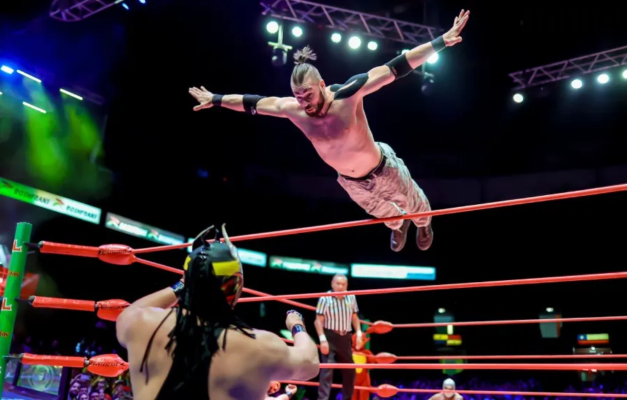 Flip Gordon en lance espectacular