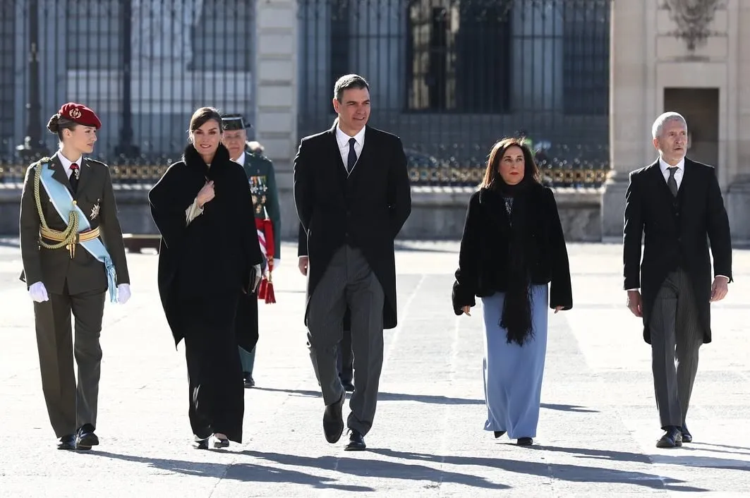 FB: @pedro.sanchezperezcastejon El mandatario está defendiendo a su esposa de los ataques políticos en su contra.