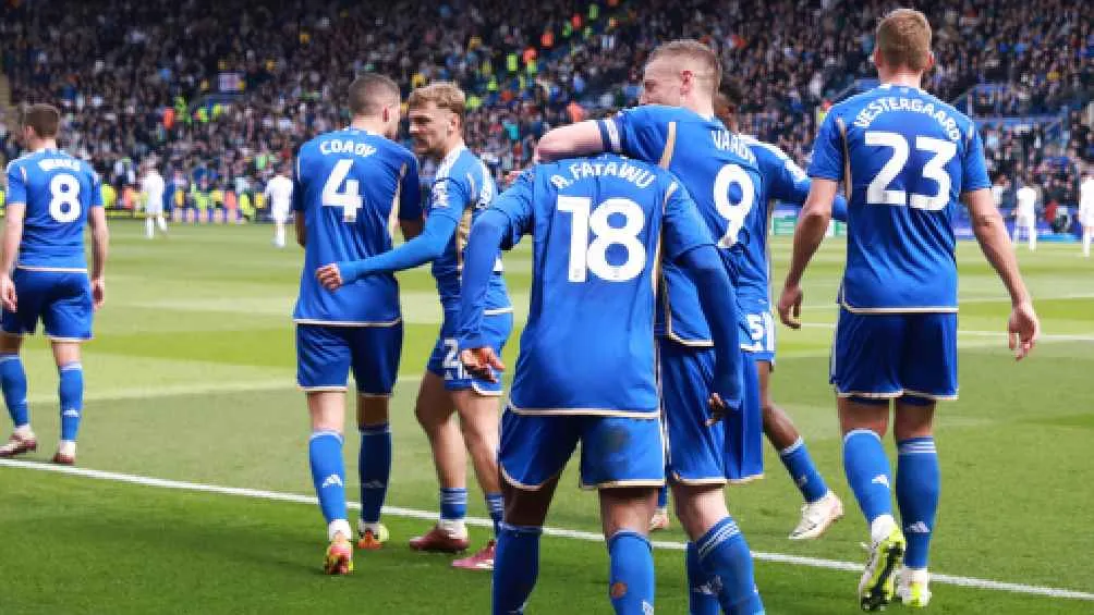 Regresan un año más tarde