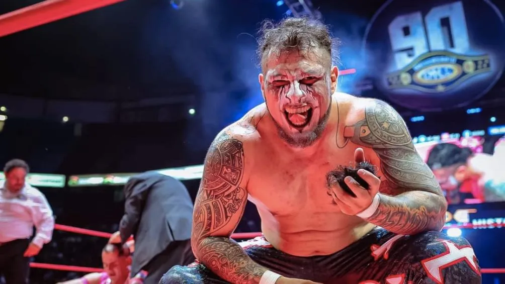 Akuma celebra su victoria ante Dulce Gardenia