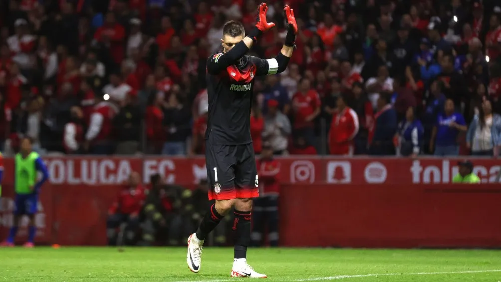 Tiago Volpi pidiendo disculpas a la afición