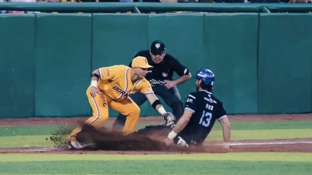 Imágenes del juego entre Charros y Dorados