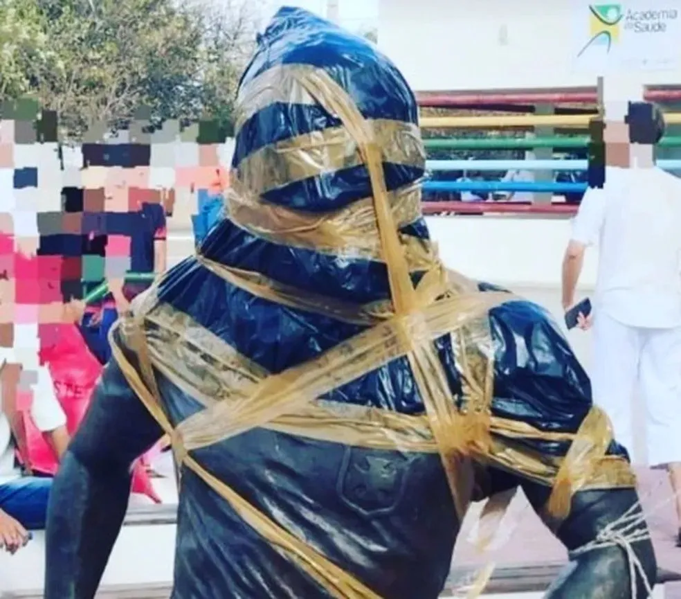 Estatua de Alves vandalizada