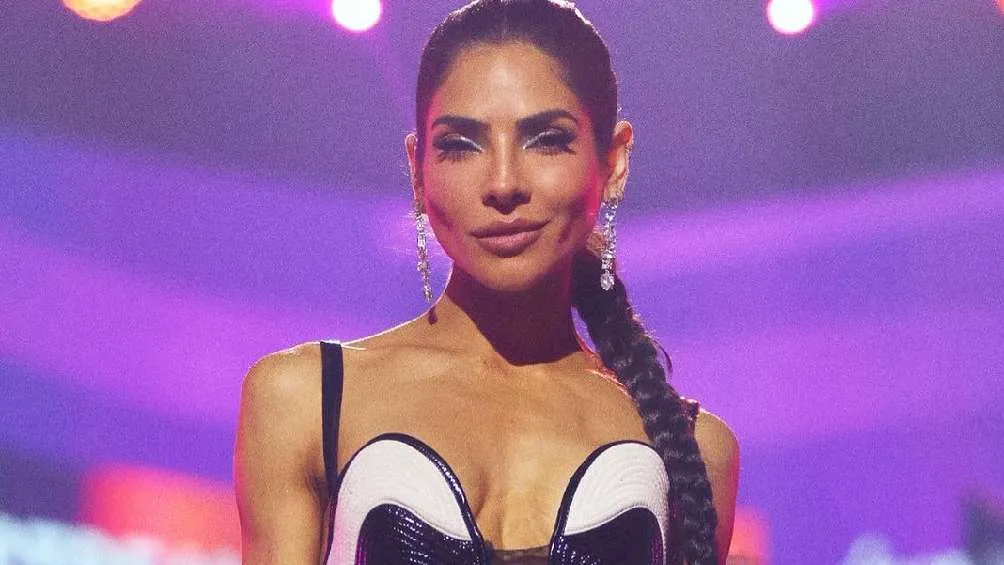 IG: @alejandraespinoza La razón del problema entre Becky G y Thalía habría sido el vestido de Alejandra Espinoza.