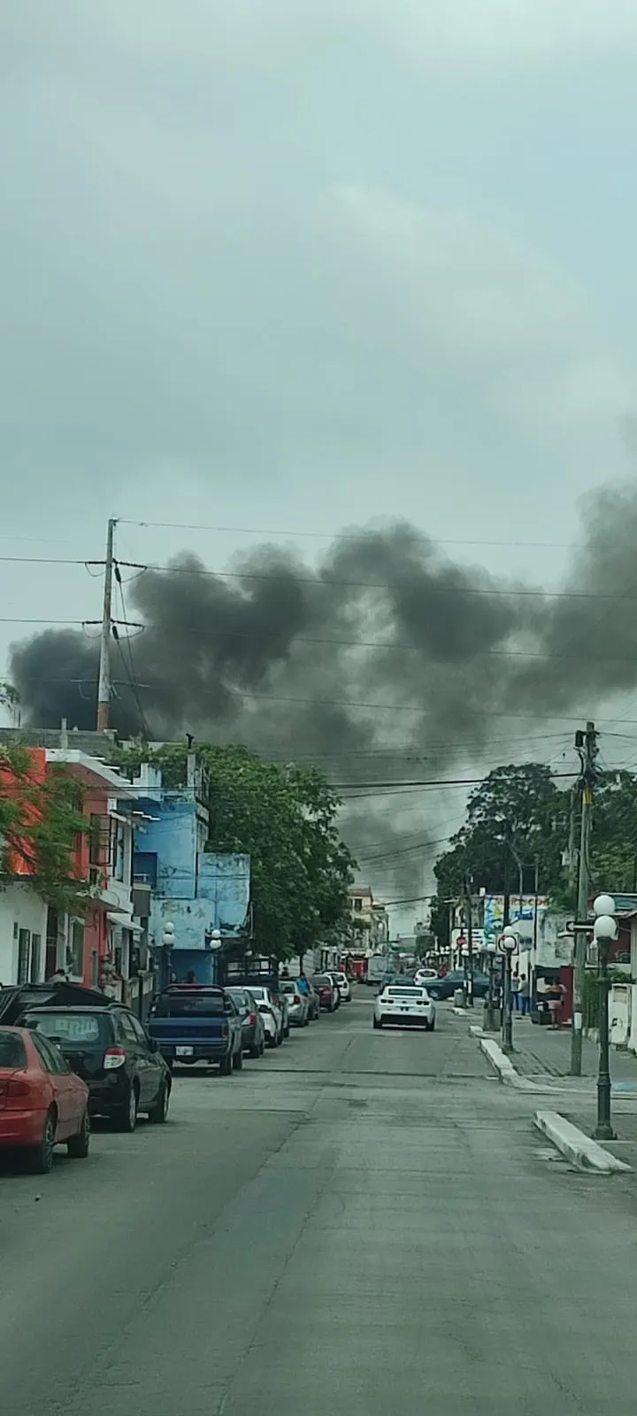 X: @carlosjuarez22 La columna de humo era vista desde varios puntos de la ciudad.
