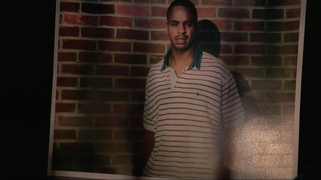 Captura de Pantalla FB: @FOXBaltimore El acusado tenía 25 años cuando lo inculparon de asesinato.