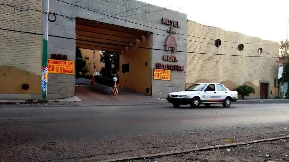 Este es el hotel en donde el católico habría ingresado con otro hombre.
