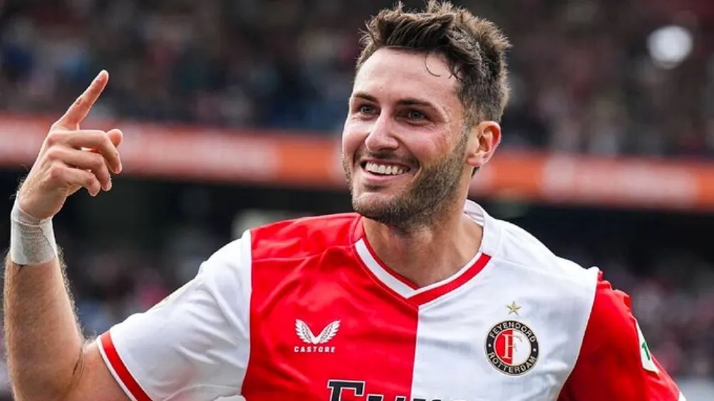 Santiago Giménez lleva dos temporadas en Europa