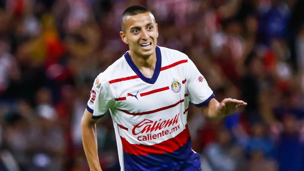 Ahora brilla en Chivas