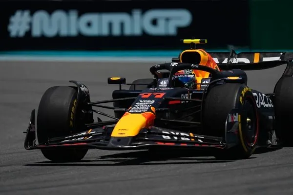 Sergio Pérez durante la clasificación del Sprint