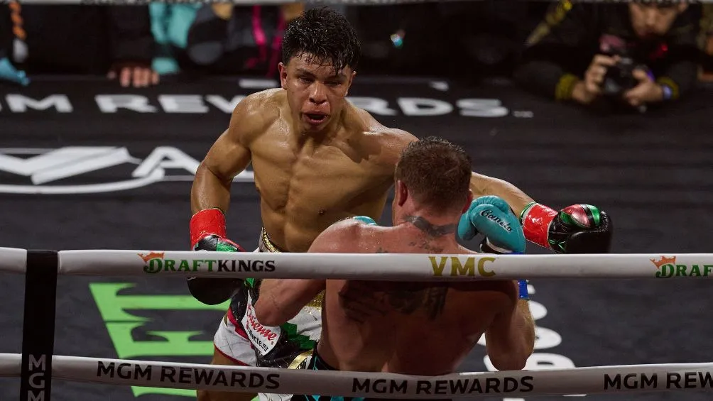 Munguía buscó a Canelo