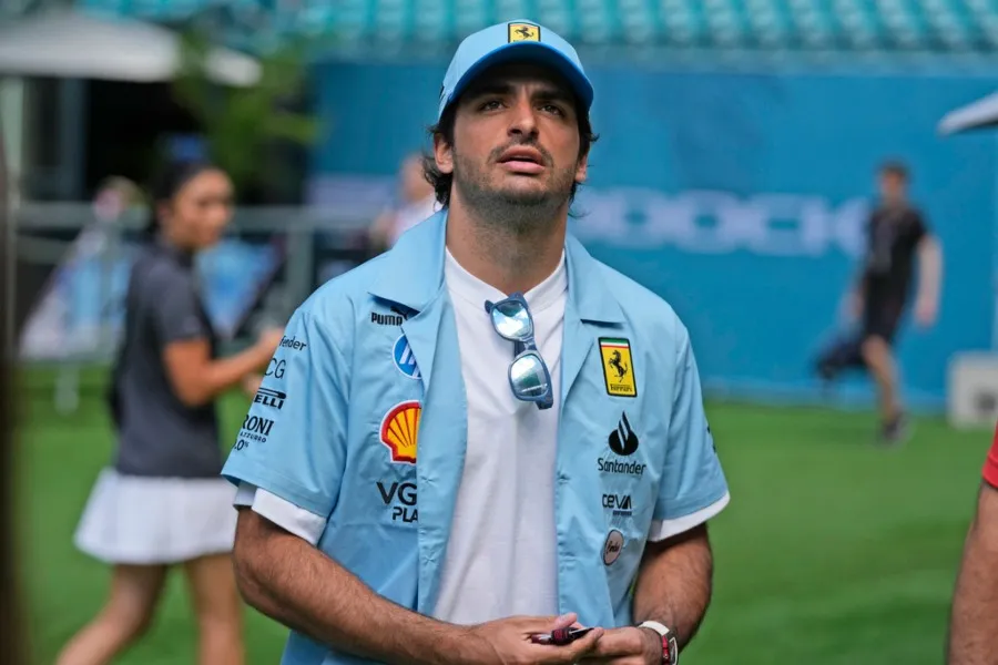 Carlos Sainz ganó hasta su carrera 150