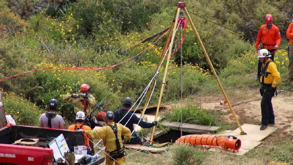 Sus cuerpos fueron encontrados en un pozo de agua, en Ensenada.