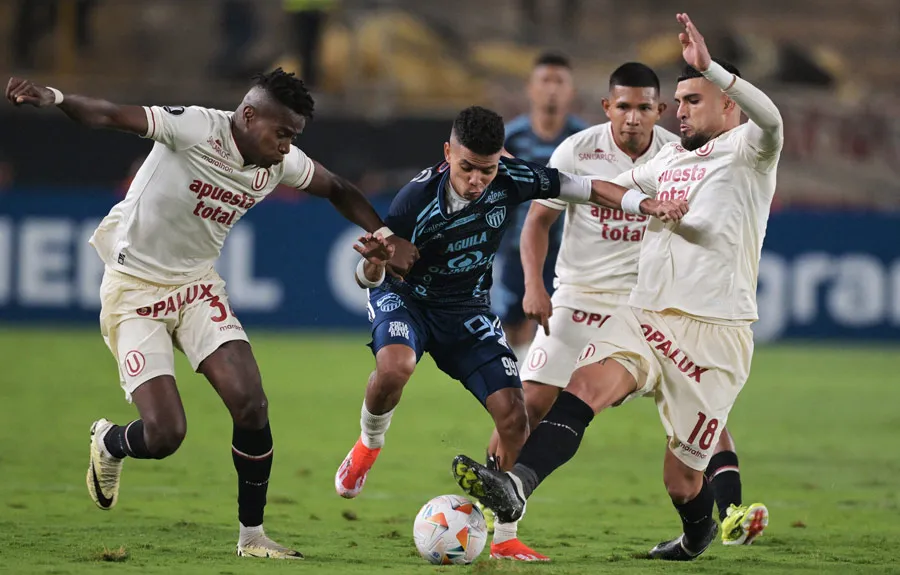 X: @Libertadores Junior empató con Universitario