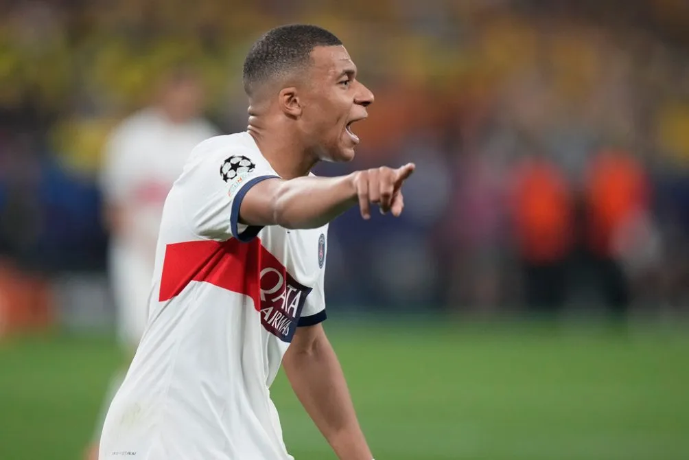 Mbappé con PSG en la Champions League