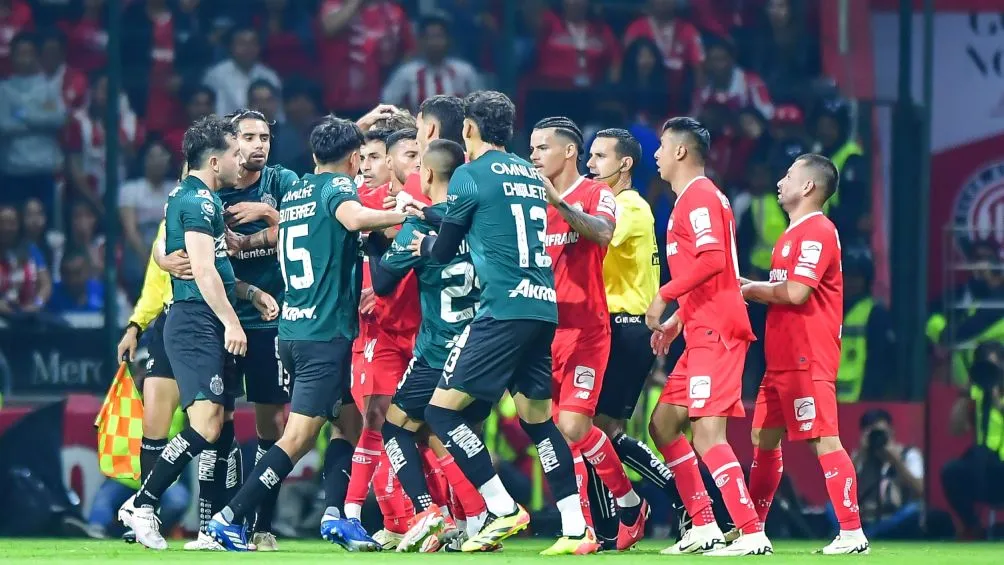 Bronca entre Toluca y Chivas