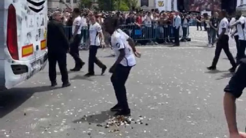 CAPTURA DE PANTALLA TWITTER No vio donde pisaba